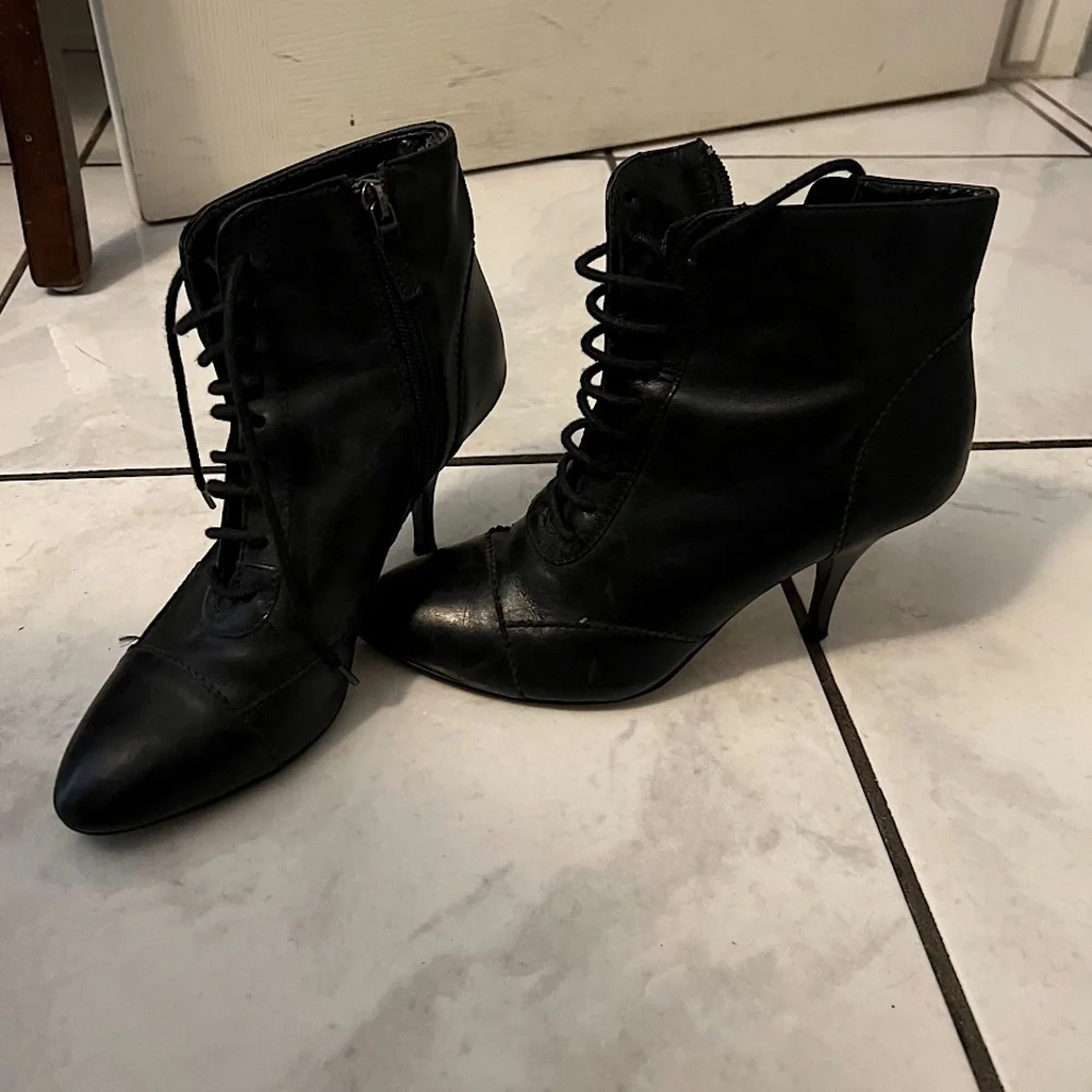 Pointed black booties 7m - Picture 1 of 4